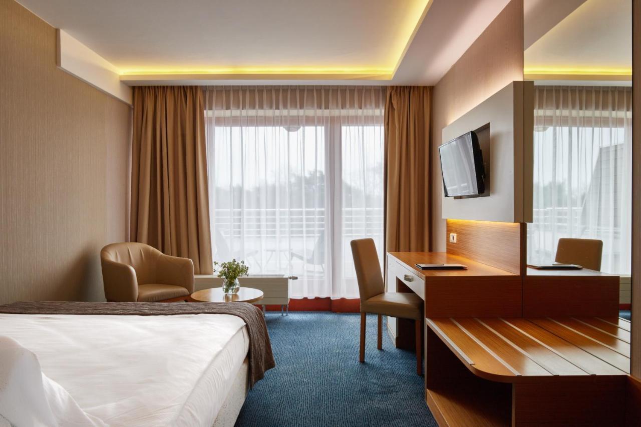 Hotel Dom Zdrojowy Resort & Spa - Destigo Hotels Jastarnia Buitenkant foto