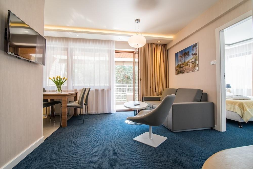 Hotel Dom Zdrojowy Resort & Spa - Destigo Hotels Jastarnia Buitenkant foto
