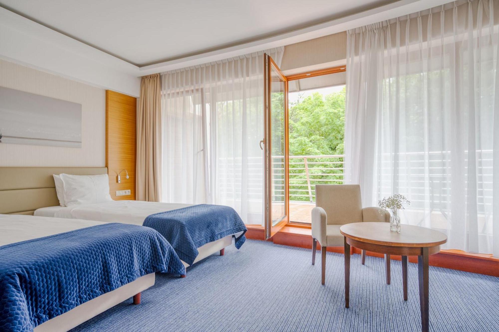 Hotel Dom Zdrojowy Resort & Spa - Destigo Hotels Jastarnia Buitenkant foto