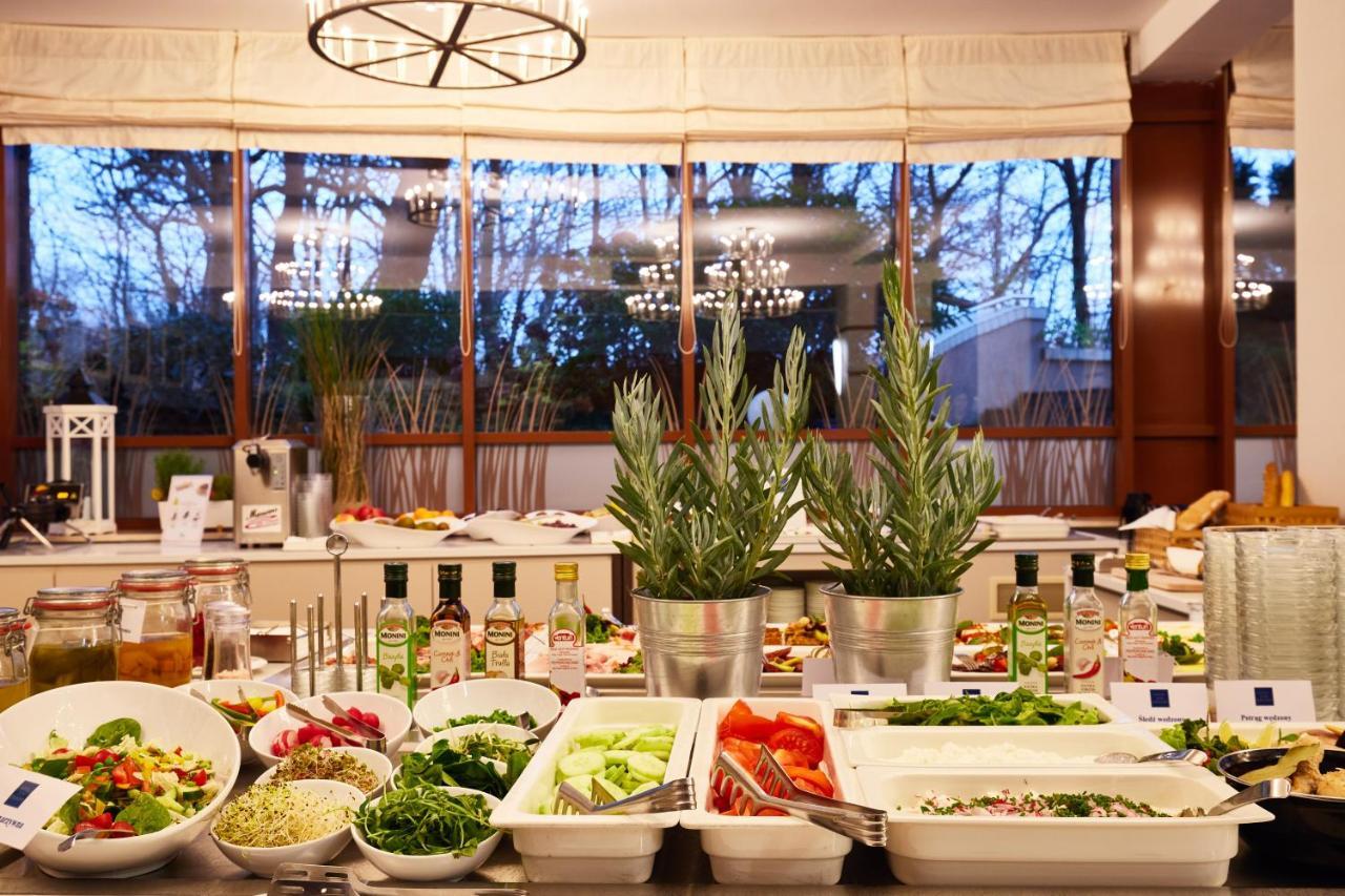 Hotel Dom Zdrojowy Resort & Spa - Destigo Hotels Jastarnia Buitenkant foto